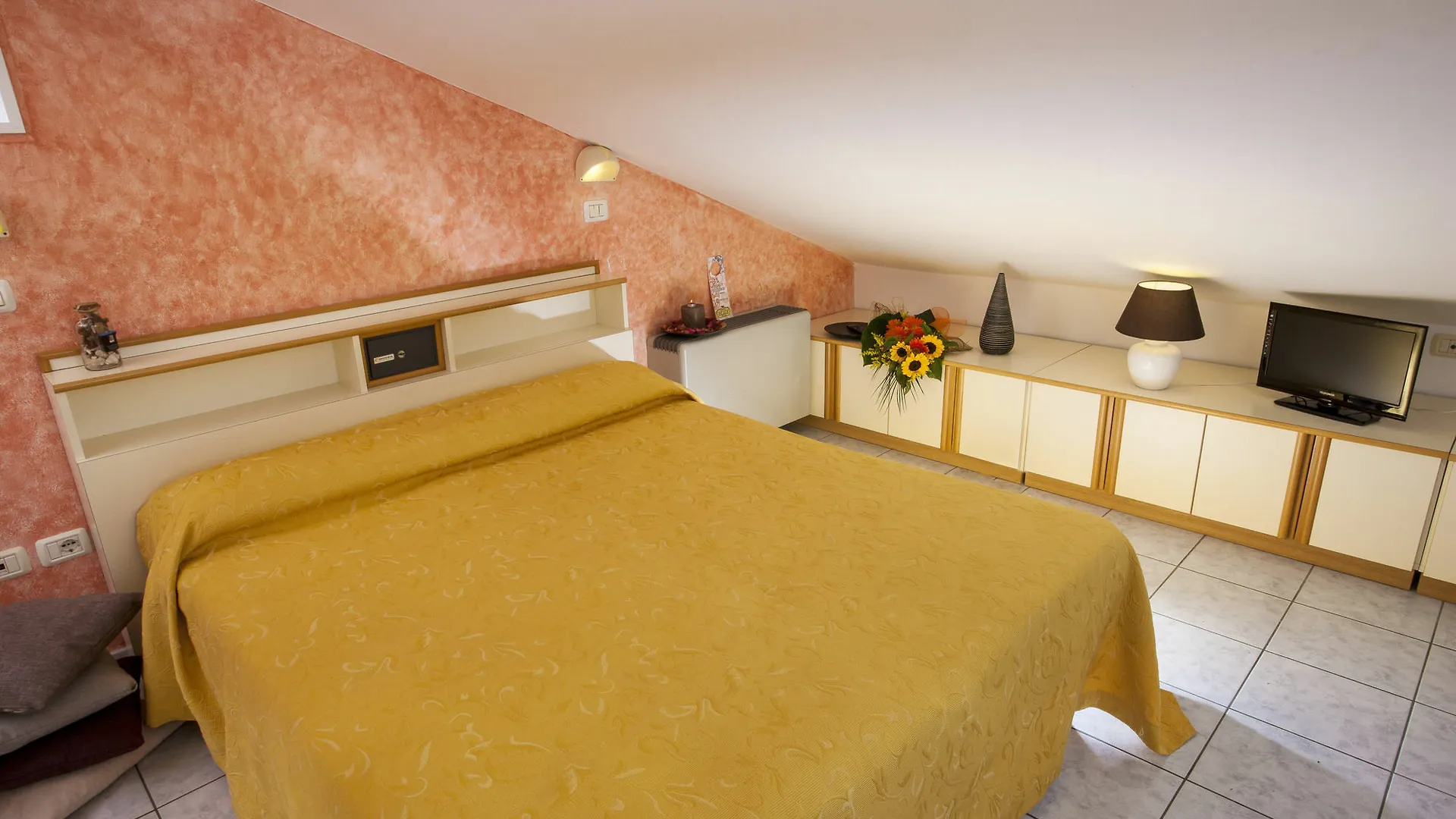**  Hotel Locanda Rosy - B&B Cattolica Italien